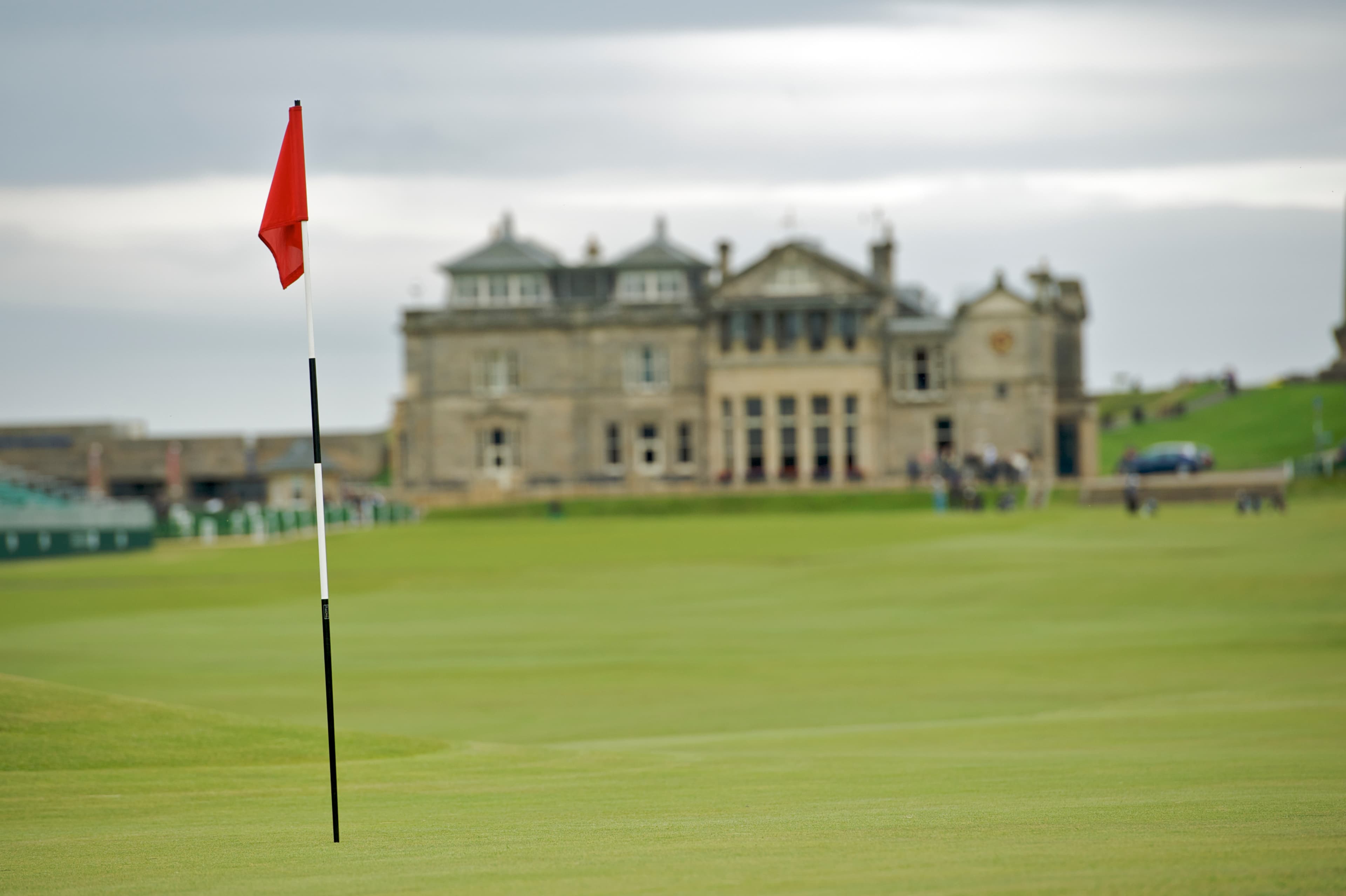 Executive Class Travel chauffeur service St Andrews golf trip